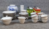 Diverse porslin & keramik. Bl.a Kaffe servis delar. Rörstrand.