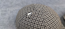 2 Bilhjälmar. Textil/skinn m.m. , Tretorn, Helsingborg, 1968.