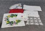 Diverse textil. Mestadels dukar.