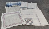 Diverse textil. Mestadels dukar.