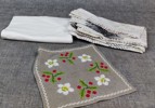 Diverse textil. Mestadels dukar.