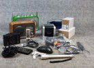 Diverse elektronik. Bl.a Radios, Sony Walkman m.m.