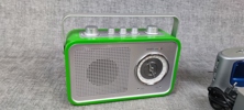 Diverse elektronik. Bl.a Radios, Sony Walkman m.m.