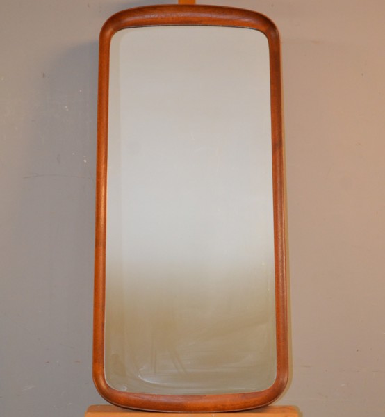 Spegel. Teak, troligtvis Dansk design.