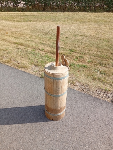 Smörkärnare. Trä, allmoge.