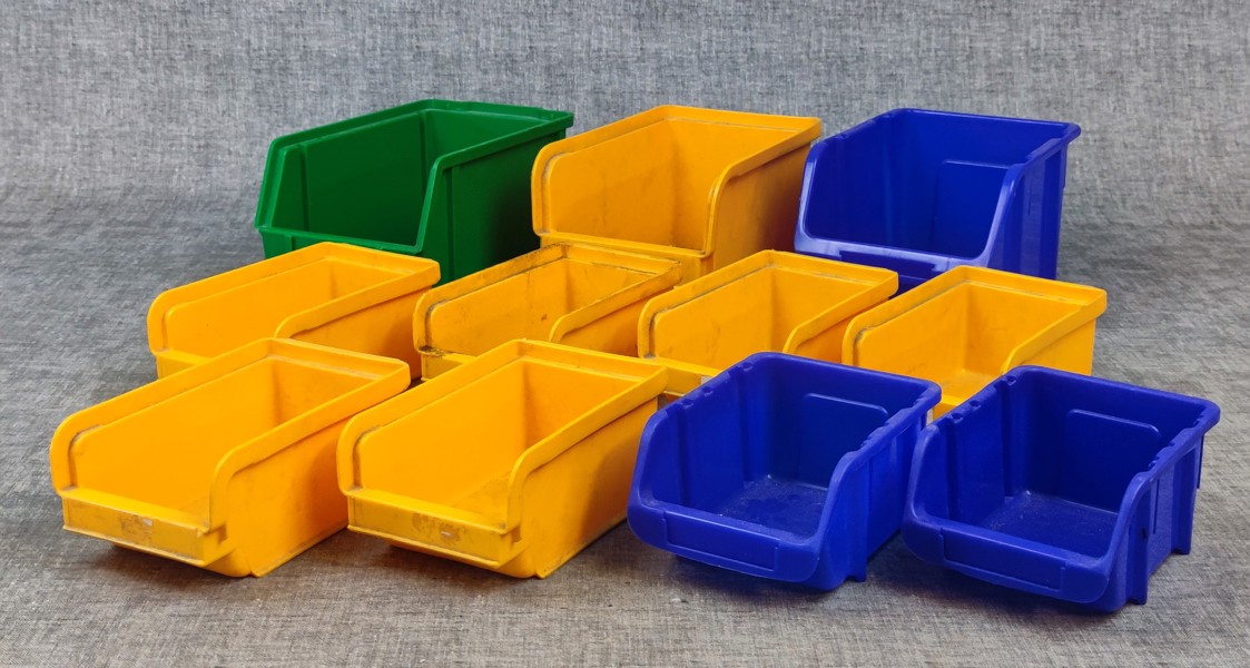 Sorteringslådor.