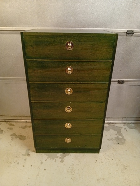Byrå. 6 Lådor, Grön.