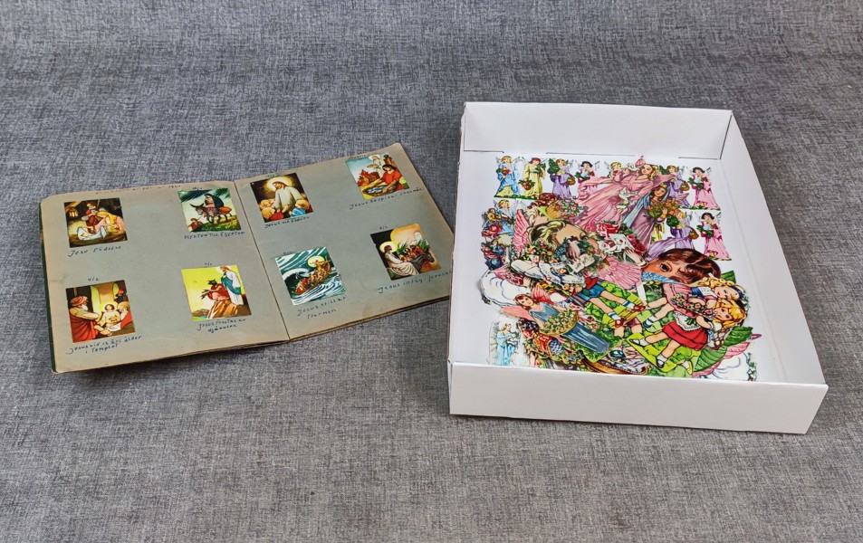 Diverse bokmärken & ett album.