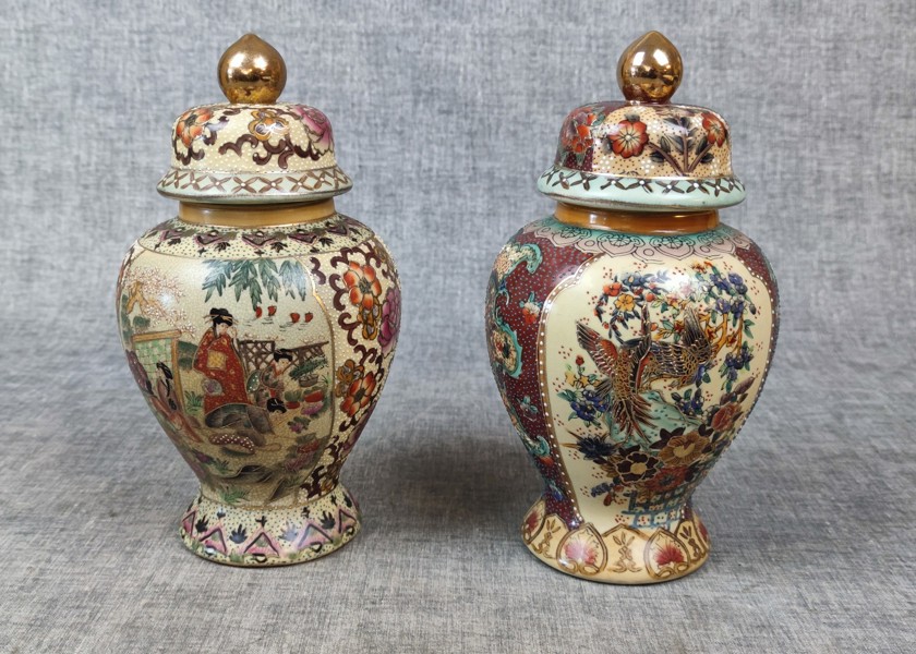 2 Lockurnor. Kina, 1900-talet.