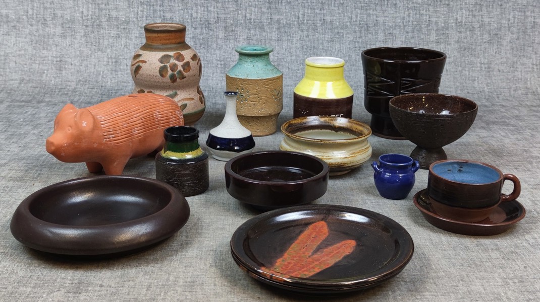 Diverse keramik. Bl.a Laholm, Höganäs m.m.