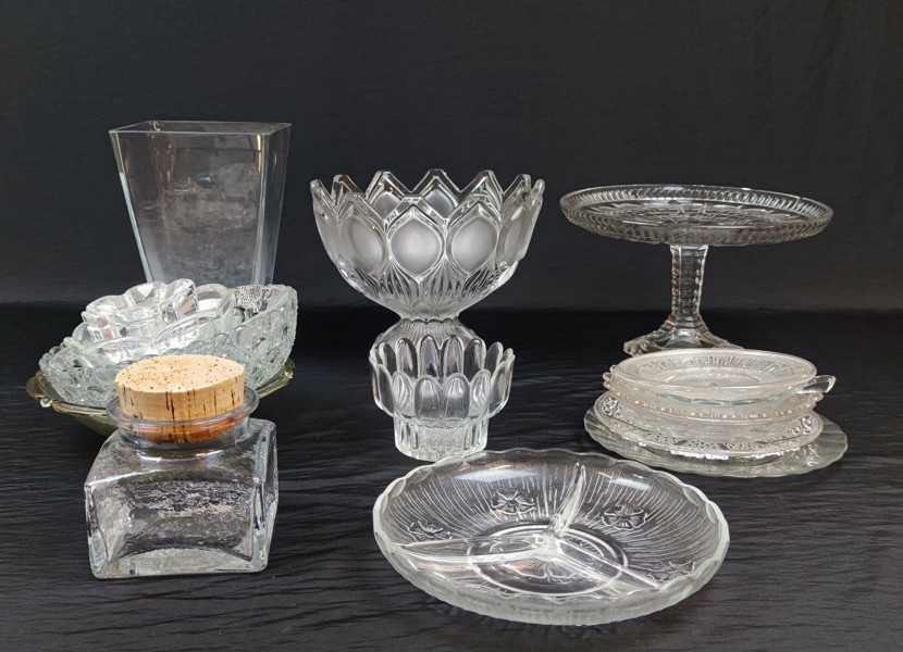 Diverse glas. Bl.a Orrefors, Tårtfat m.m.