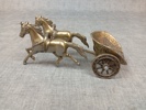 2 Hästar med vagn. Malm. Romersk-stil.