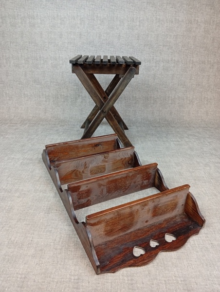 Vägghylla & Pall ihopfällbar.