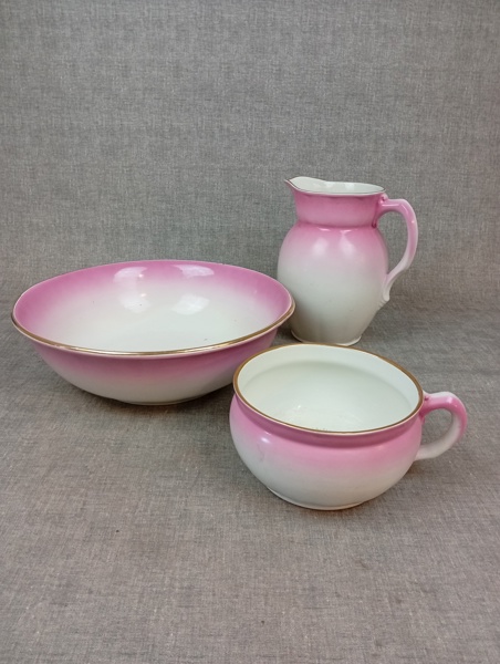 Tvättset. Rörstrand. Balja, Kanna & Potta, 1900-talets första hälft.