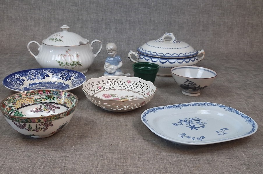 Diverse porslin. Bl.a Rörstrand, Svaneholm m.m.