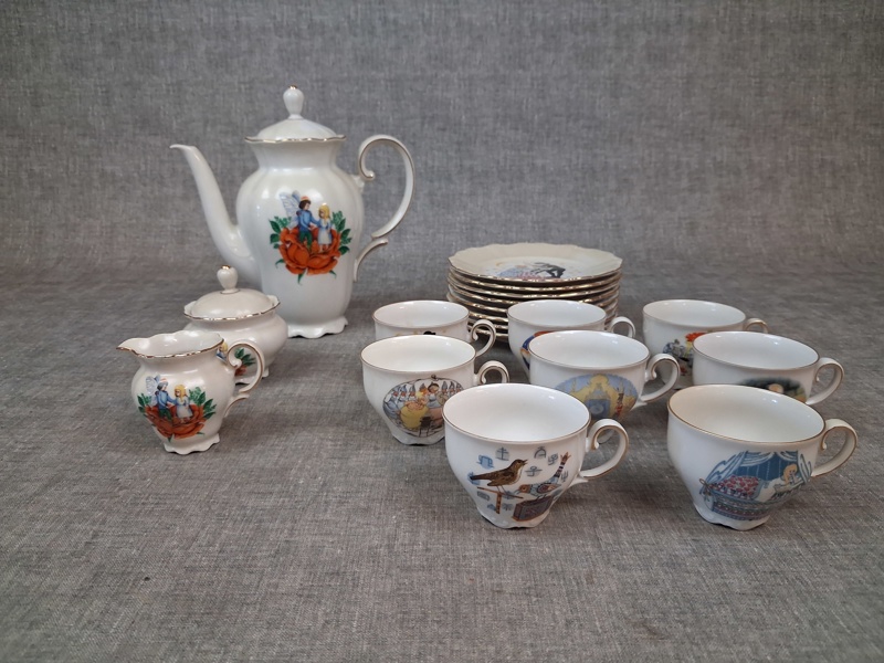 Diverse porslinsdelar, Fyrklövern. HC Andersen.