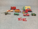 Diverse leksaks/samlarbilar.
Bl.a Dinky Toys m.m.