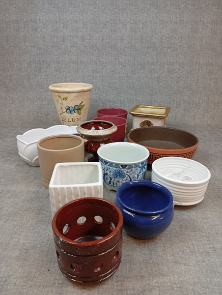 Diverse ytterfodor / krukor.