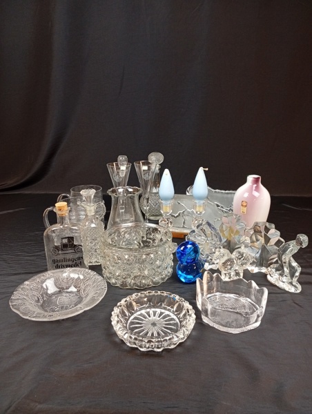 Diverse glas. Bl.a Riihimäen Lasi, Kosta, Pukeberg, FM Ronneby m.m.