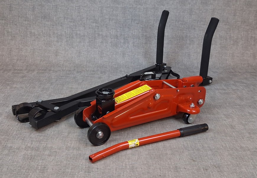 Domkraft 1500Kg Biltema & Cykelställ till dragkrok.