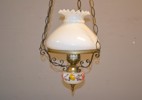 Taklampa. Porslin, glas & metall, 1900-talet.