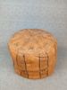 Sittpuff / Fotpall. Skinn. Orientalisk motiv.