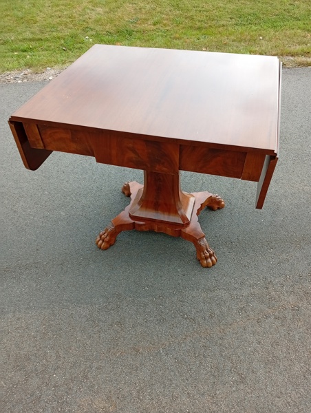 Salongsbord. Karl Johan-stil, Tidigt 1900-tal.