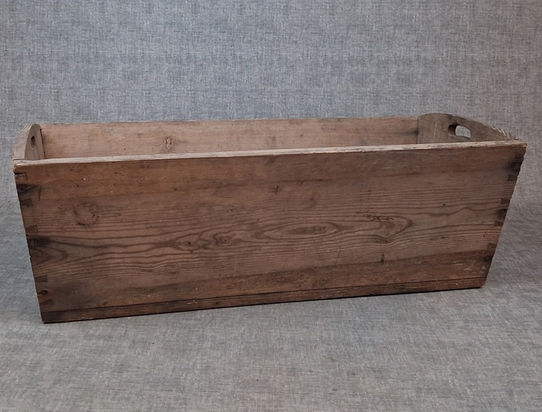 Äldre tråg / låda. Allmoge.