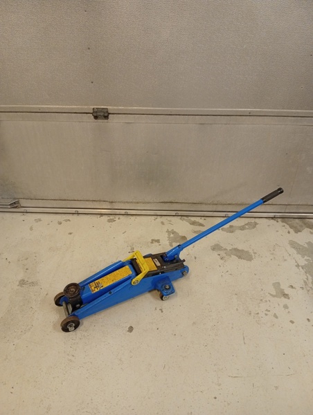 Domkraft. 2 Ton, Biltema.