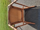 Bord, pall, 2 stolar.