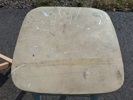 Bord, pall, 2 stolar.