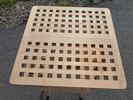 Bord, pall, 2 stolar.