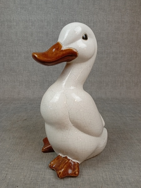 Stor figurin. Fågel.  Trädgårdsfigur.