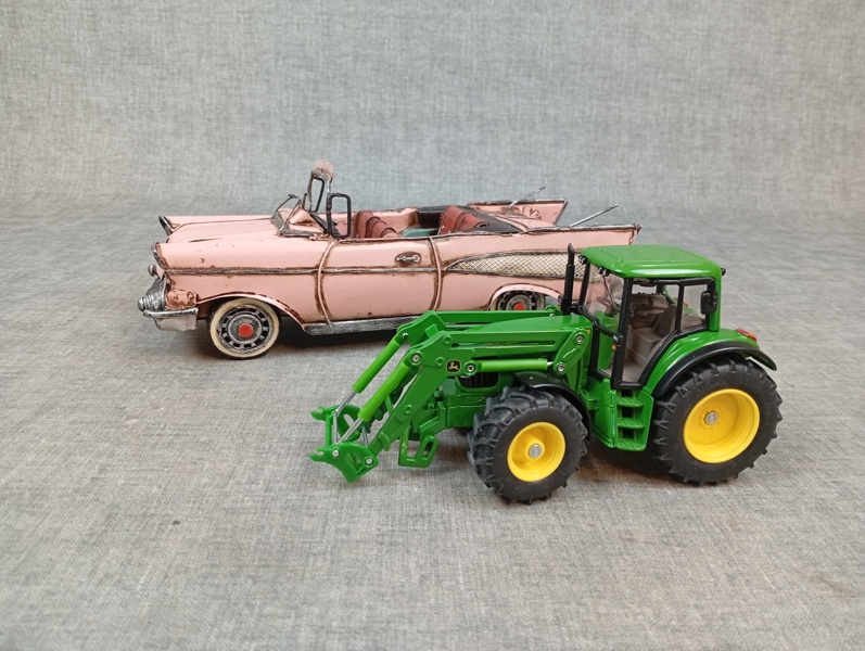 Modellbil. Plåt & Traktor Siku.