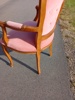 2 Karmstolar. Rokoko-stil, rosa nyans.