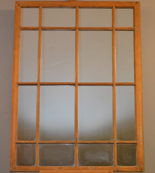 Spegelfönster, spröjsat, avlutad furu, 1900-talet.