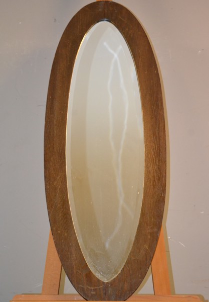 Äldre spegel. Ek, fasettslipad kant, 19800-tyalets första hälft.