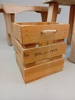 2 Pallar & en ost-box.