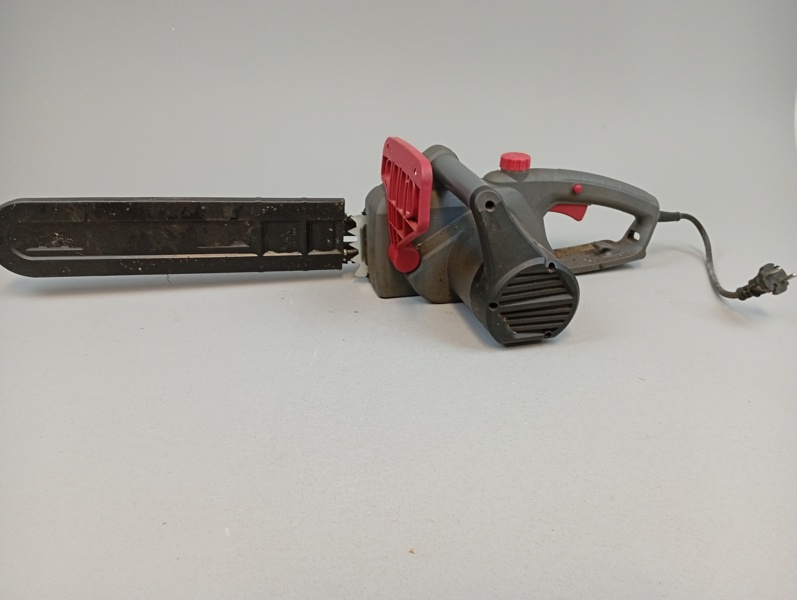 Eldriven motorsåg. Meec Tools.