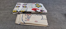 Diverse textil. Mestadels dukar.