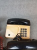 Diverse telefoner. Bl.a Bakelit m.m.