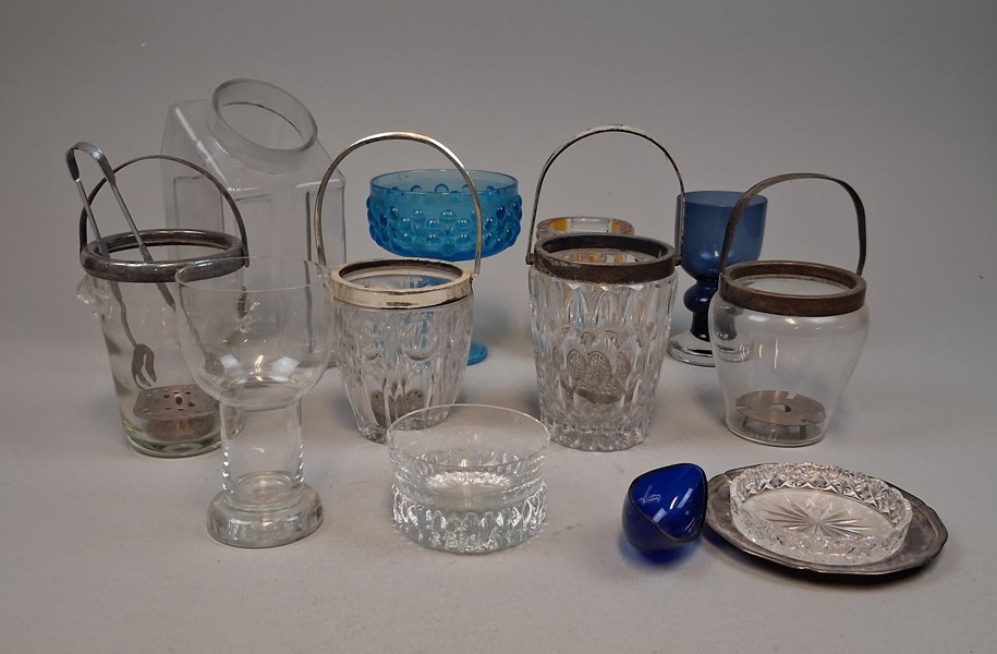 Diverse glas. Flera ishinkar.