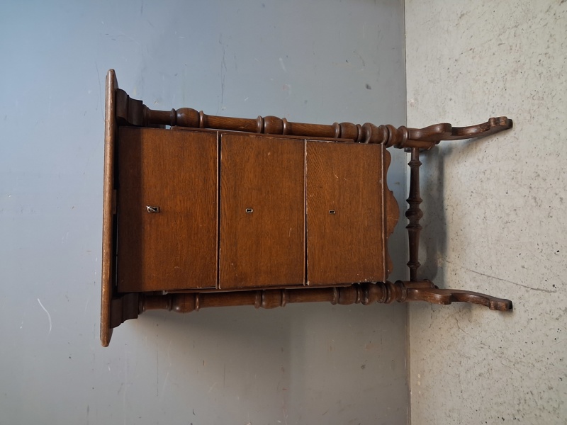 Sybord/Förvaring. 1800-talets andra hälft.