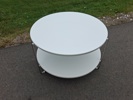Soffbord. "Imfors". IKEA. Vitlackerat med metallstomme.