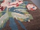 Pall med broderad sits.