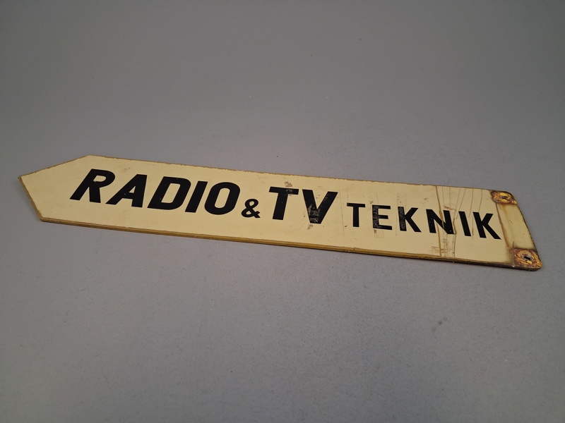Skylt. Radio & TV Teknik.