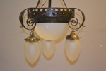 Taklampa. Jugend, 1900-talets början, metall & glas.