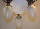 Taklampa. Jugend, 1900-talets början, metall & glas.