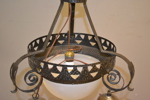 Taklampa. Jugend, 1900-talets början, metall & glas.