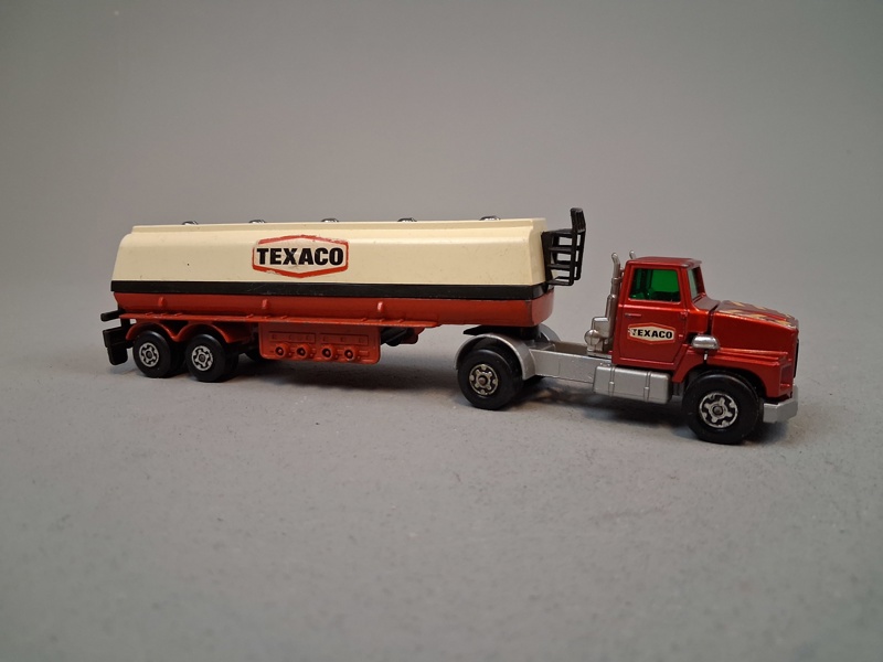 Matchbox Super Kings K-16 Ford LTS Articulated Tanker Texaco 1973, Lesney.